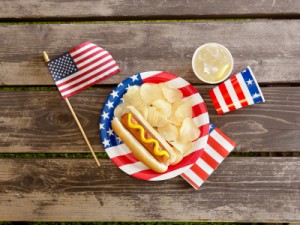 4th-of-july-hot-dogs-and-chips